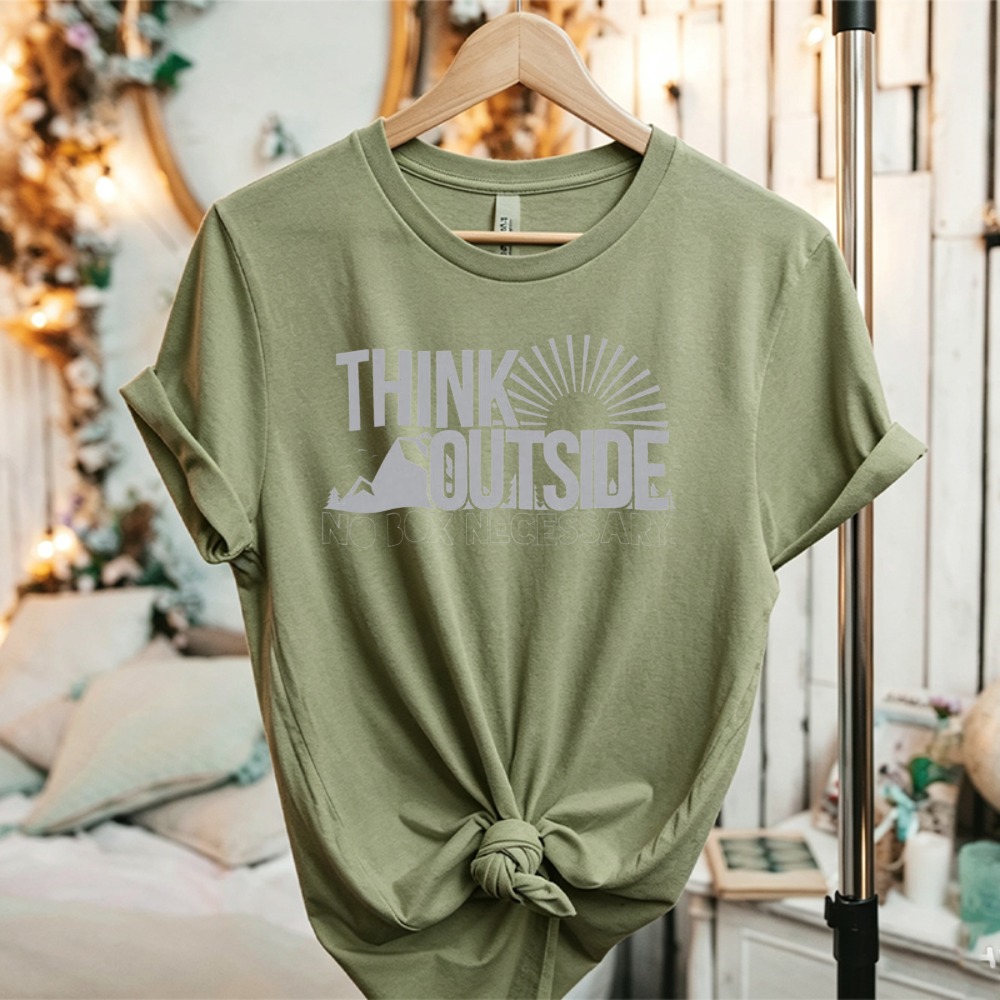 Camiseta Gráfica Think Outside - Outdoor Adventure Quotes avaliação e preço